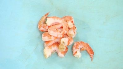 стейк из семги на печеном картофеле с икорным соусом