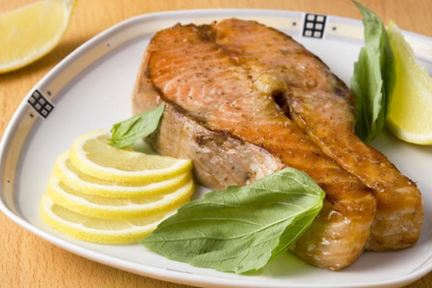 Стейк из семги с лимоном