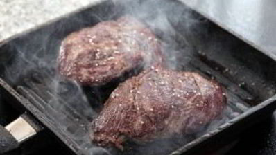 стейк из страуса