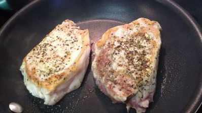 стейк из свинины под манговым соусом