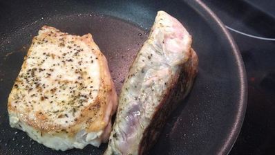 стейк из свинины под манговым соусом