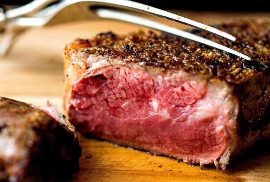 Стейк из телятины на сковороде