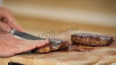 стейк из телятины на сковороде