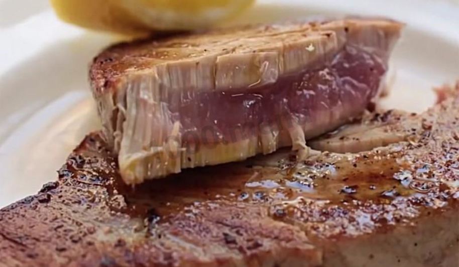 Рецепт стейка из тунца на сковороде