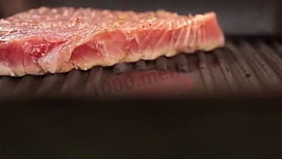 стейк из тунца на сковороде