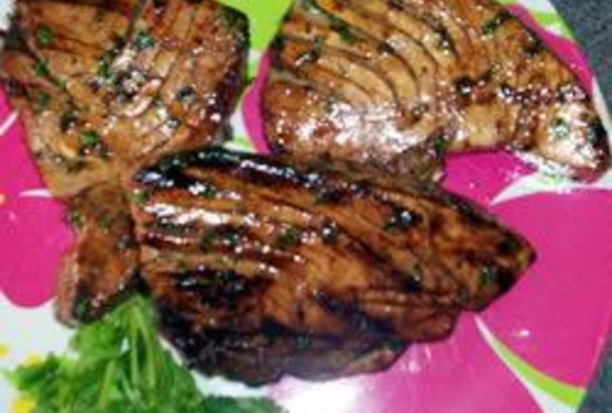 Стейк из тунца в медовой глазури на гриле