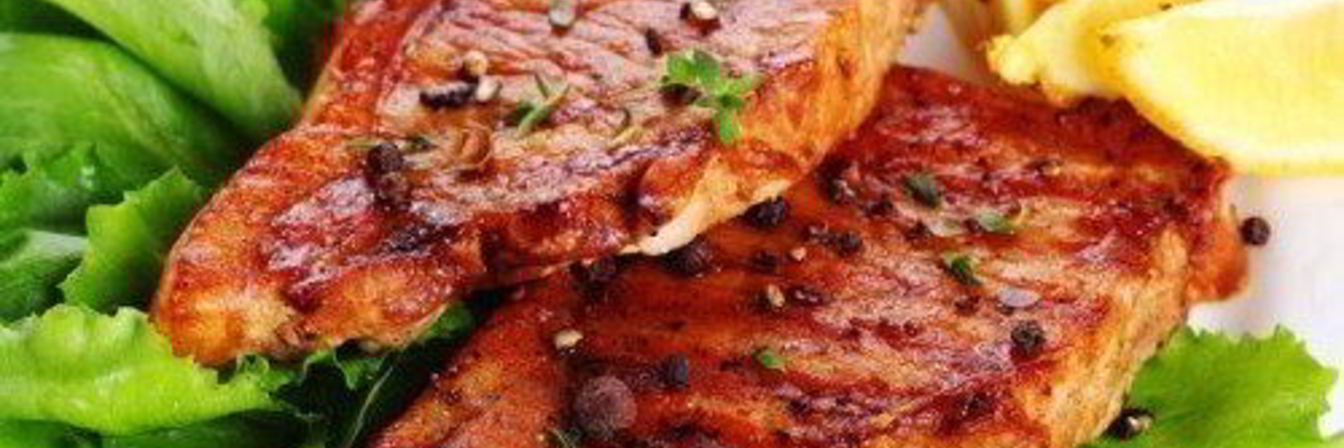 Стейк на гриле в лимонно-медовом маринаде