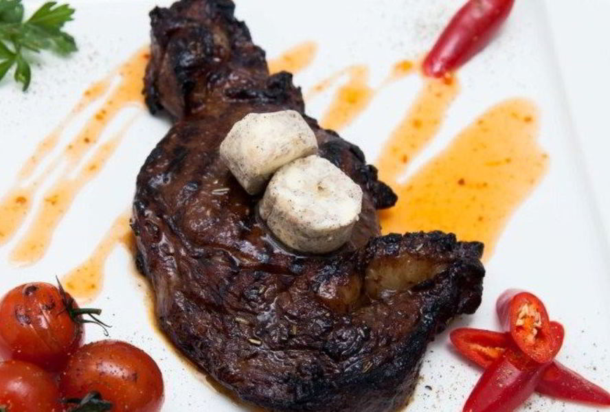 Стейк рибай с ароматным маслом