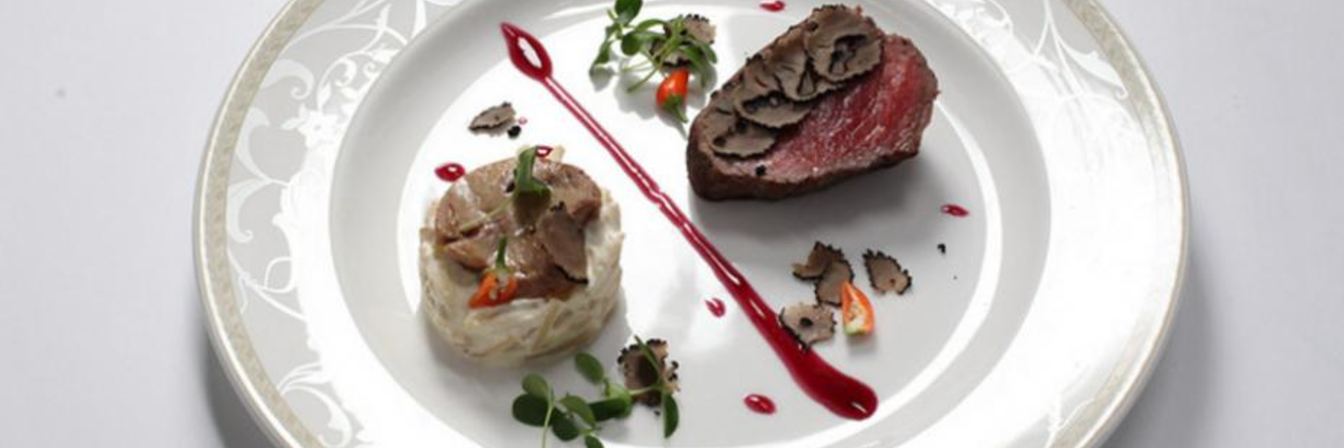 Стейк с черным трюфелем, фуа-гра и томленым корнем сельдерея