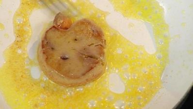 стейк с черным трюфелем, фуа-гра и томленым корнем сельдерея