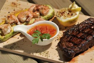 Стейк с сэндвичем из кабачка