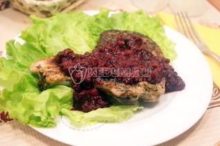 Стейк свиной на сковороде