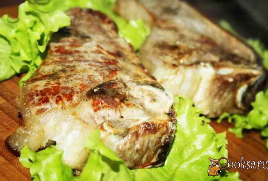 Стейки из говядины на косточке со сливочным маслом