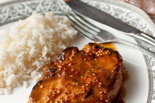 Стейки из свинины с апельсиново-горчичным соусом