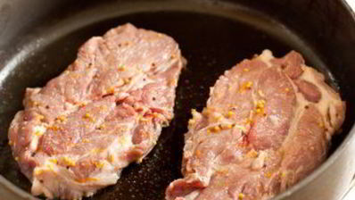 стейки из свинины с апельсиново-горчичным соусом