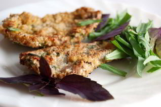 Стейки в кунжуте и розмарине