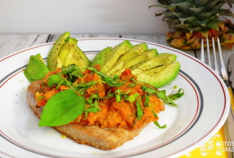 Тунцовые стейки с ананасовым чатни