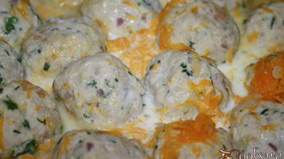 индюшиные тефтели в молочной подливе