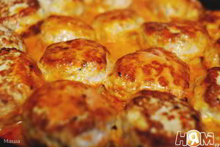 Курино-свинные тефтели, запеченные в соусе