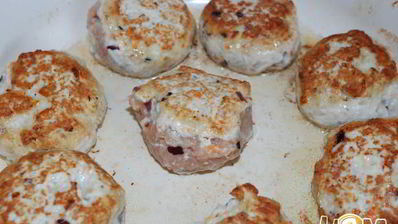 курино-свинные тефтели, запеченные в соусе