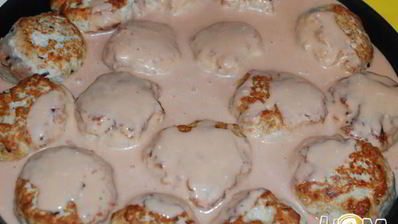 курино-свинные тефтели, запеченные в соусе