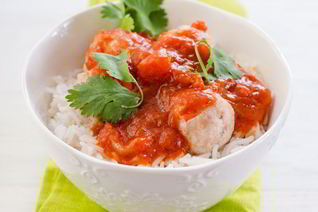 Куриные тефтели с кориандром и томатным соусом
