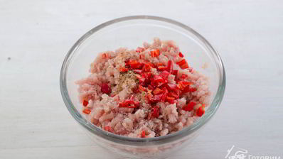 куриные тефтели с кориандром и томатным соусом