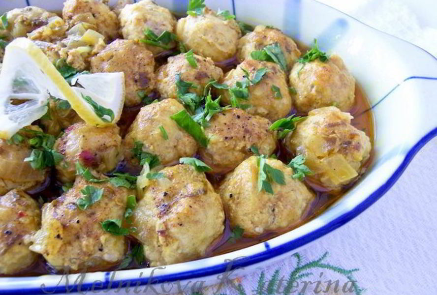 Куриные тефтели в пряном лимонном соусе