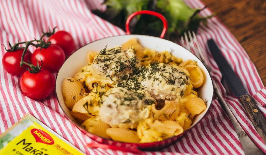 Рецепт куриных тефтелей в сливочно-сырном соусе