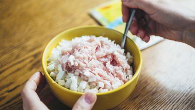 куриные тефтели в сливочно-сырном соусе