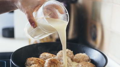 куриные тефтели в сливочно-сырном соусе