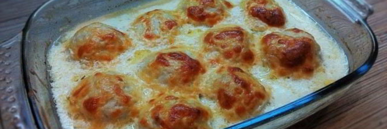 Куриные тефтели в сметанном соусе