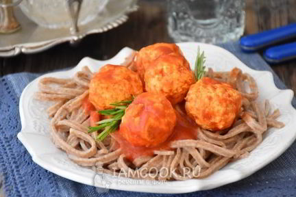 Куриные тефтели в томатном соусе