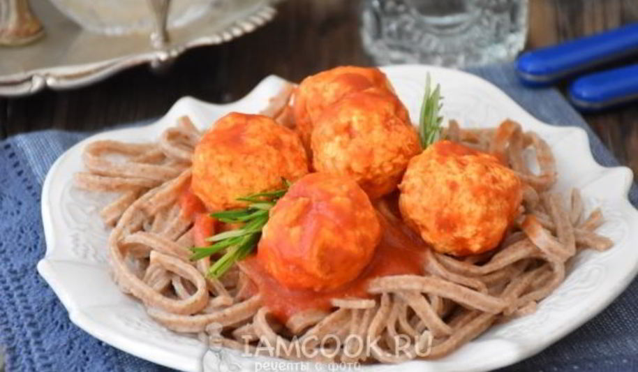 Рецепт куриных тефтелей в томатном соусе