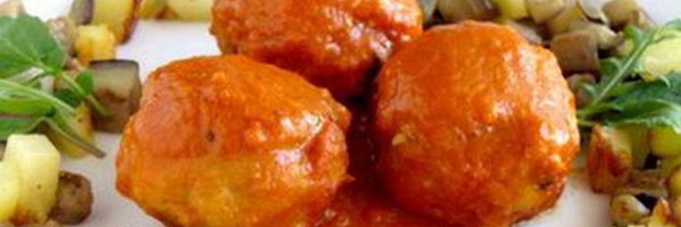 Мясные тефтели в апельсиново-томатном соусе