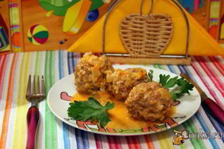 Мясные тефтели в сметанно-томатном соусе
