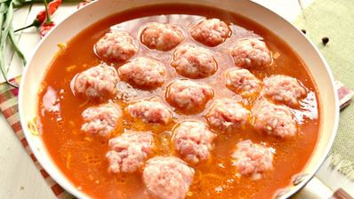 мясные тефтели в томатной заправке