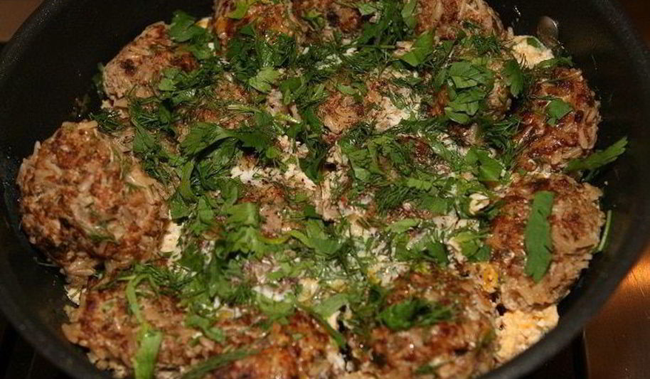 Рецепт мясных тефтелек с рисом и зеленью