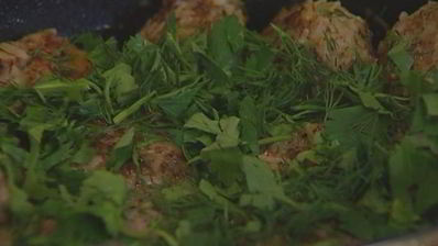 мясные тефтельки с рисом и зеленью