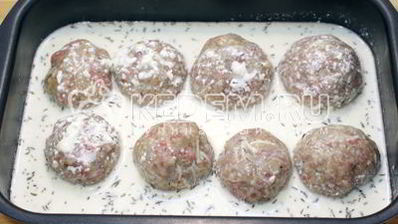 рождественский венок из тефтелей