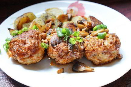 Рыбные тефтели с грибным соусом