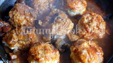 рыбные тефтели с грибным соусом