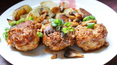 рыбные тефтели с грибным соусом