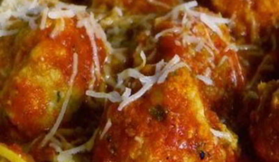 Рецепт рыбных тефтелей в пикантном соусе