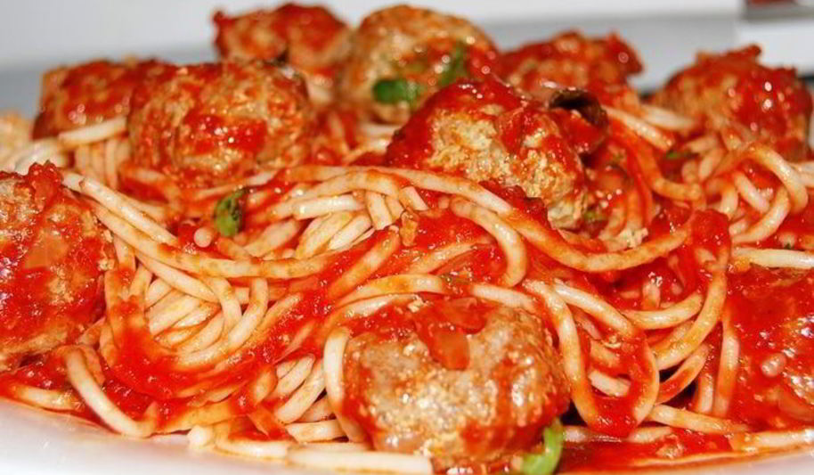 Рецепт спагетти с паровыми тефтельками под томатным соусом