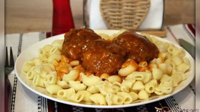 тефтели из говядины с рисом в соусе из овощного сока