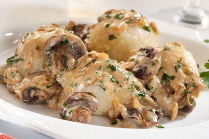 Тефтели из картофеля под грибным соусом