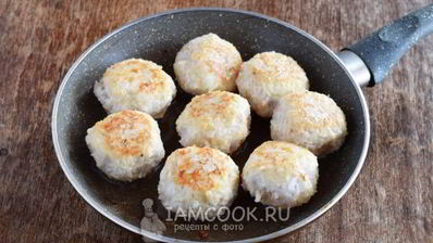 тефтели из куриного фарша с подливкой