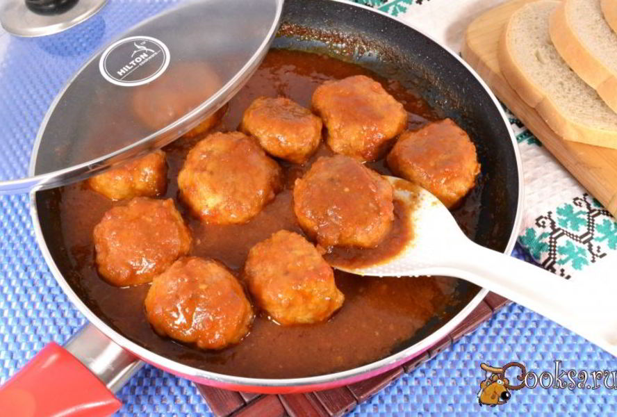 Тефтели из смешанного фарша в томатно-апельсиновом соусе