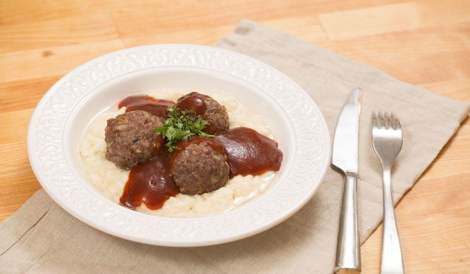 Рецепт тефтелей из утки с пюре из корня сельдерея и яблочным соусом